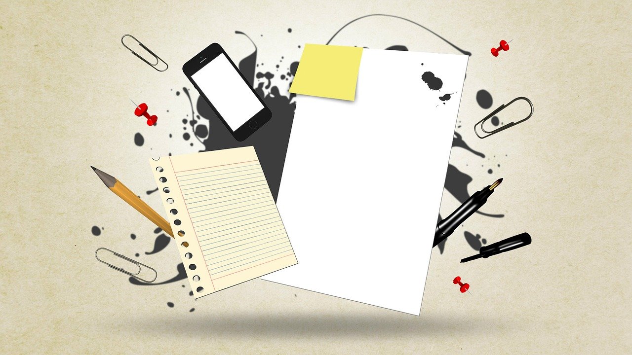 Photos de plusieurs fournitures scolaires
